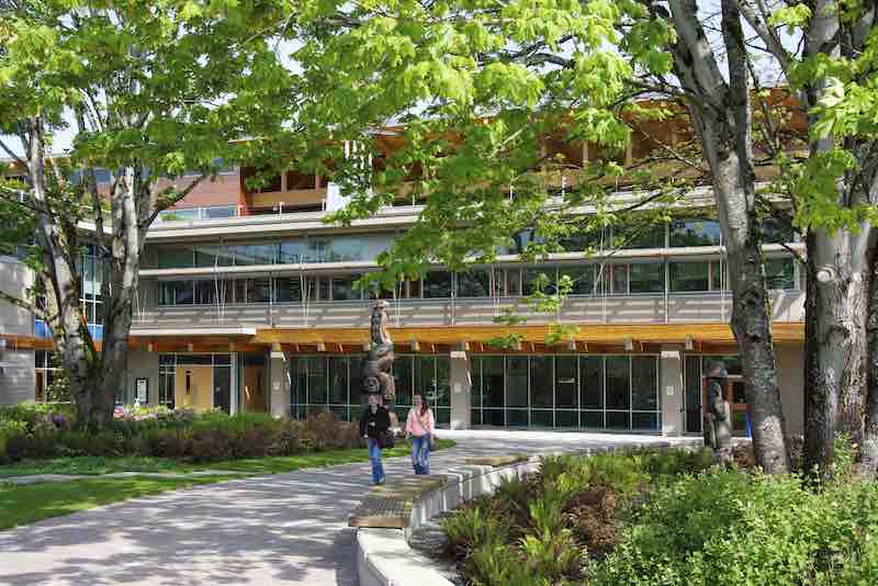 بهترین دانشگاه های ونکوور ۲۰۲۵