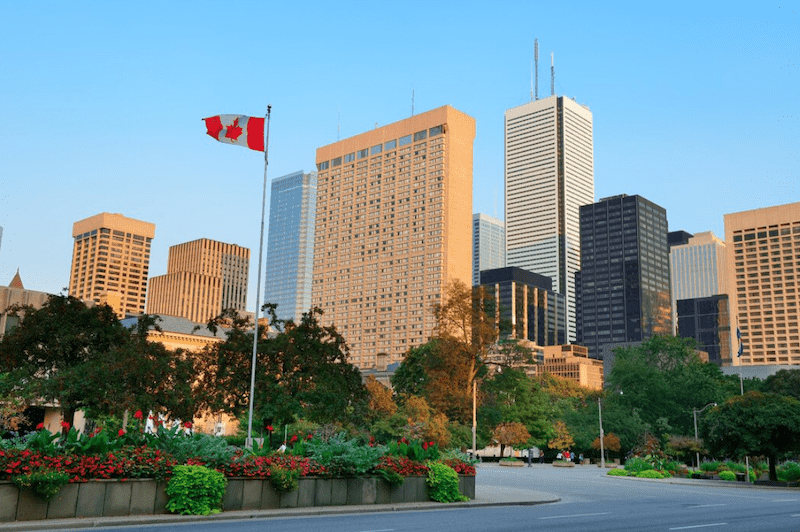 Best Ways to Invest in Canada in 2025
